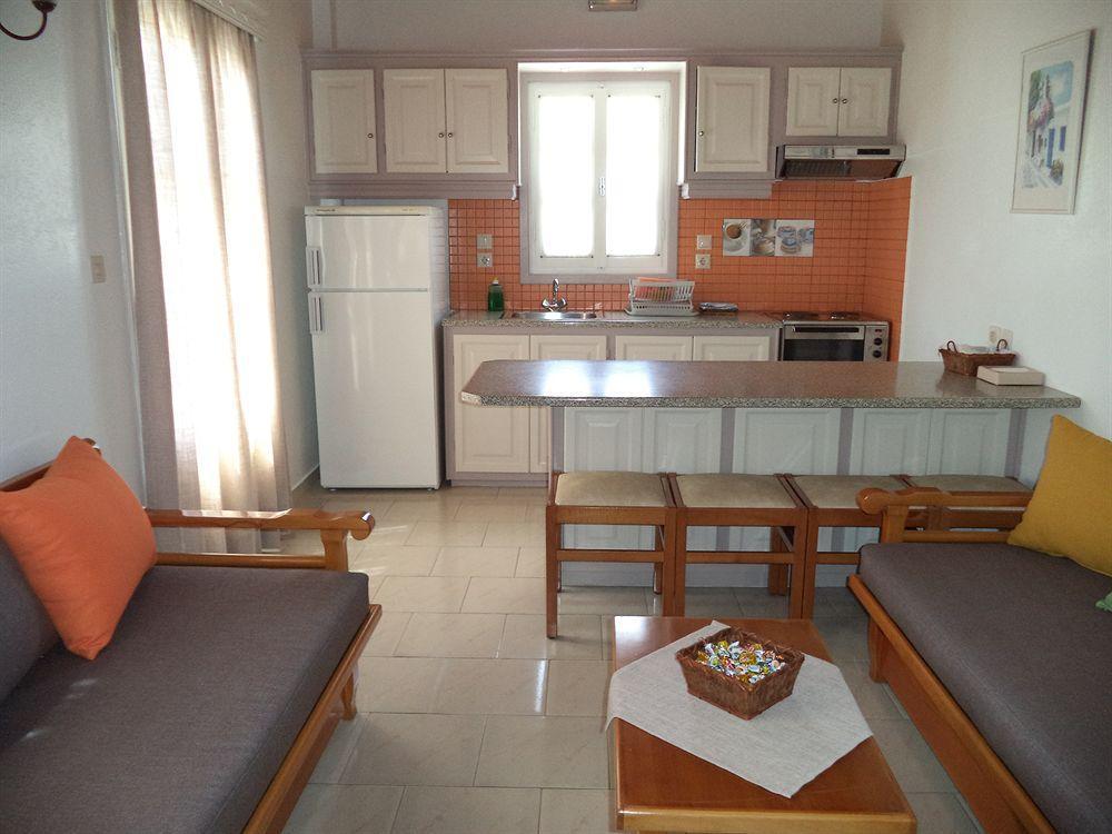 Filoxenia Apartments Ornos  Exterior photo