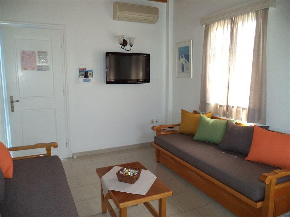 Filoxenia Apartments Ornos  Exterior photo
