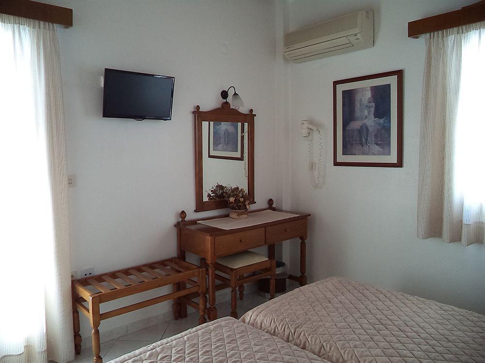 Filoxenia Apartments Ornos  Exterior photo