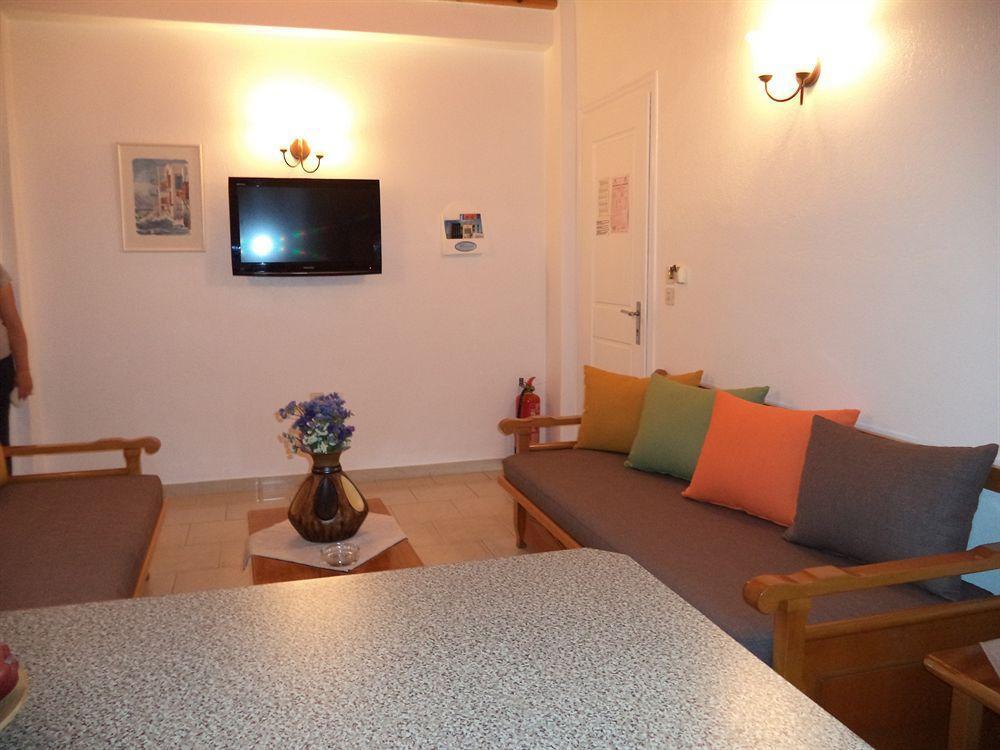 Filoxenia Apartments Ornos  Exterior photo