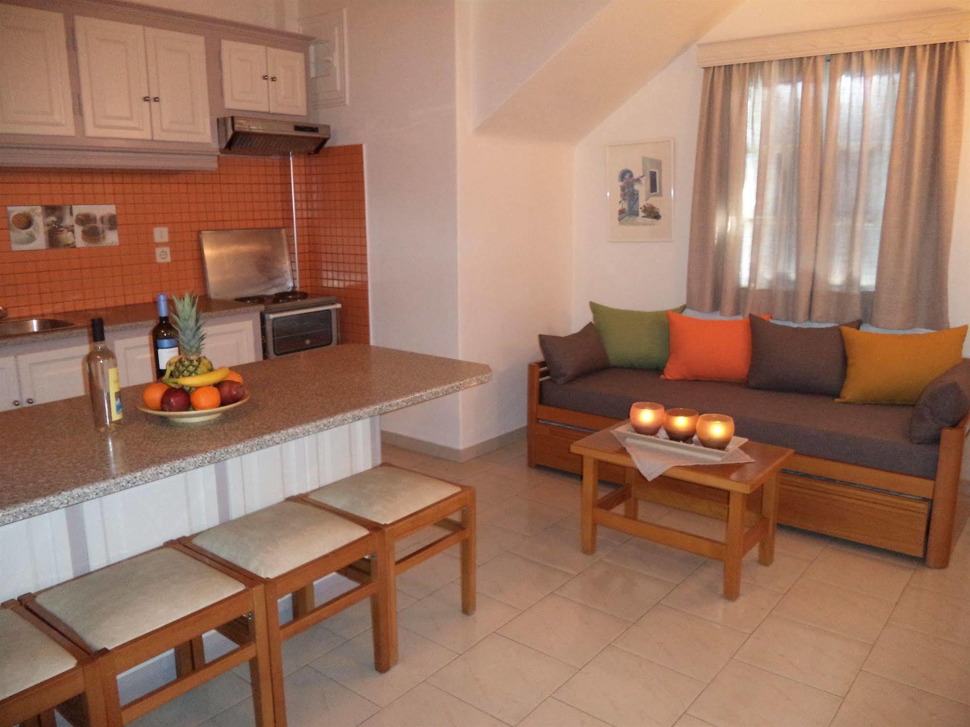 Filoxenia Apartments Ornos  Exterior photo